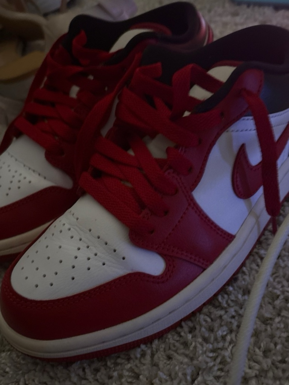 Jordan Kids Low-Top Sneakers in Red and White